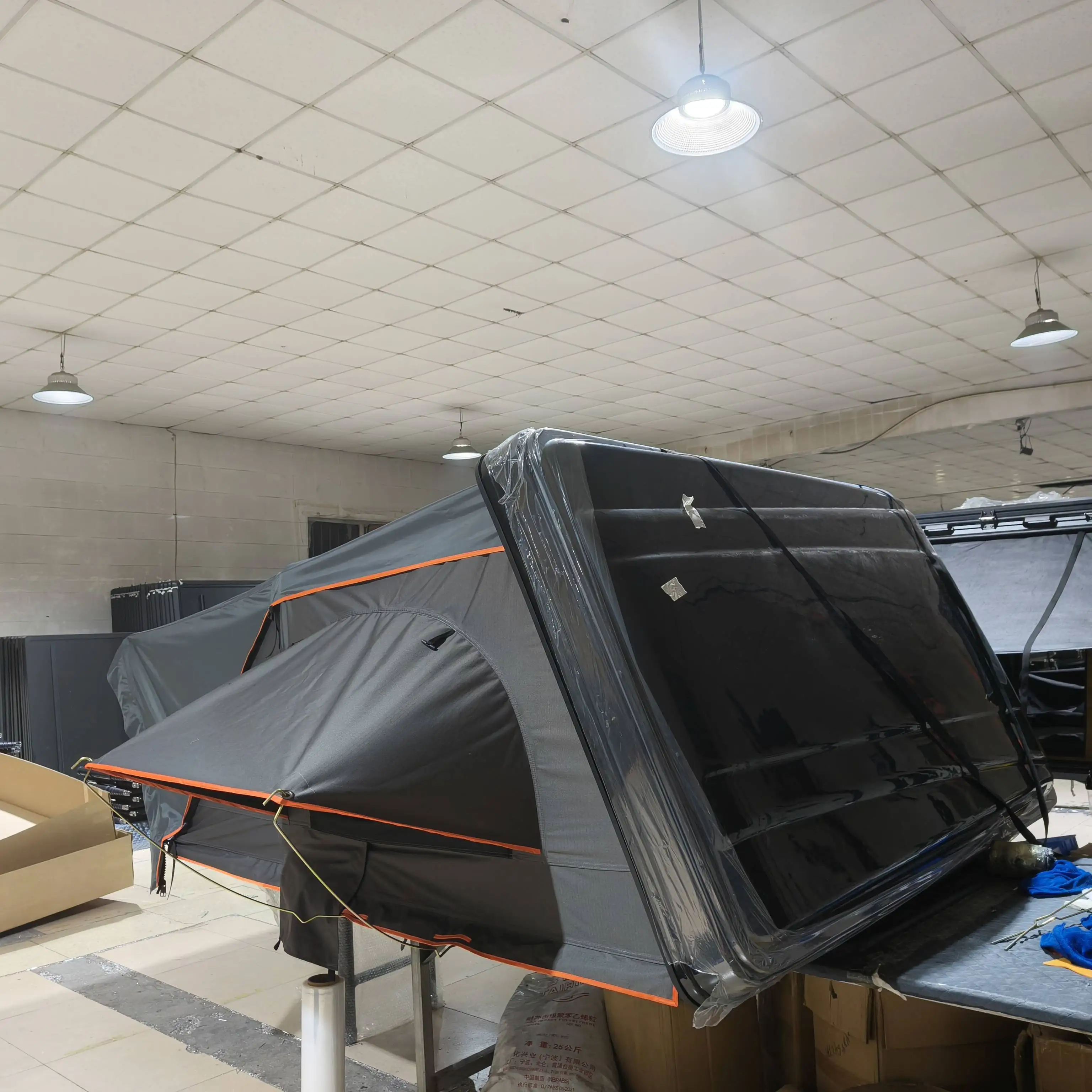 

Large-Size Waterproof ABS Side-Opening Durable Car Roof Tent