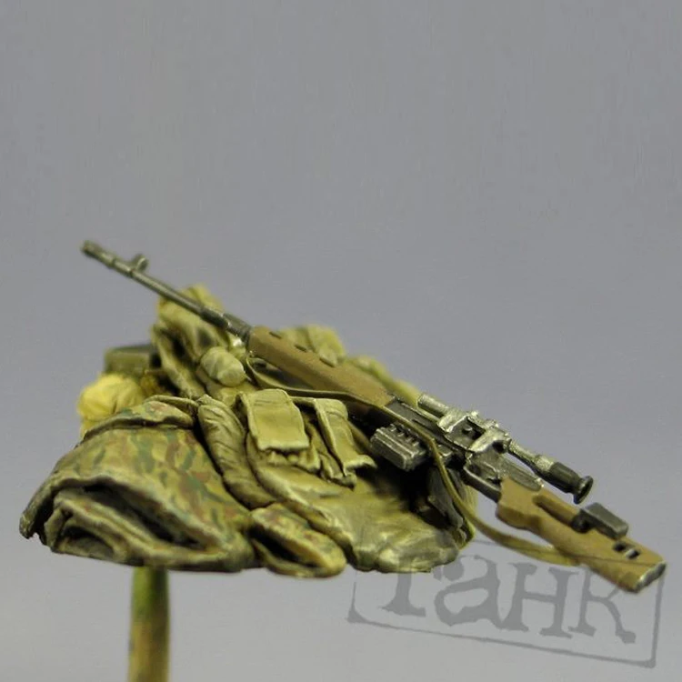 1/35 Scale Resin Figure Model Kit Modern Military Russian Sniper Miniature Statue Unassembled and Unpainted Diorama Toy