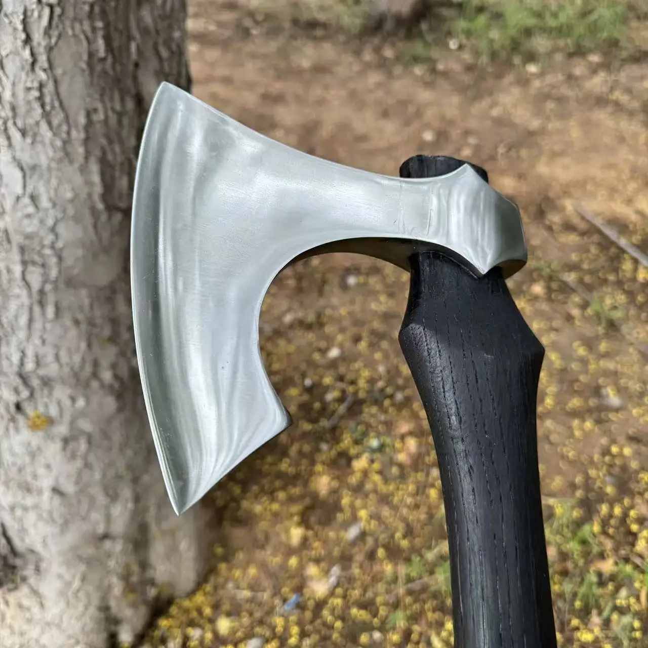 

High-quality Wide-blade T actical Axe 65 Manganese Steel Bluestone Wooden Handle Outdoor Emergency Household Felling Hand Tool