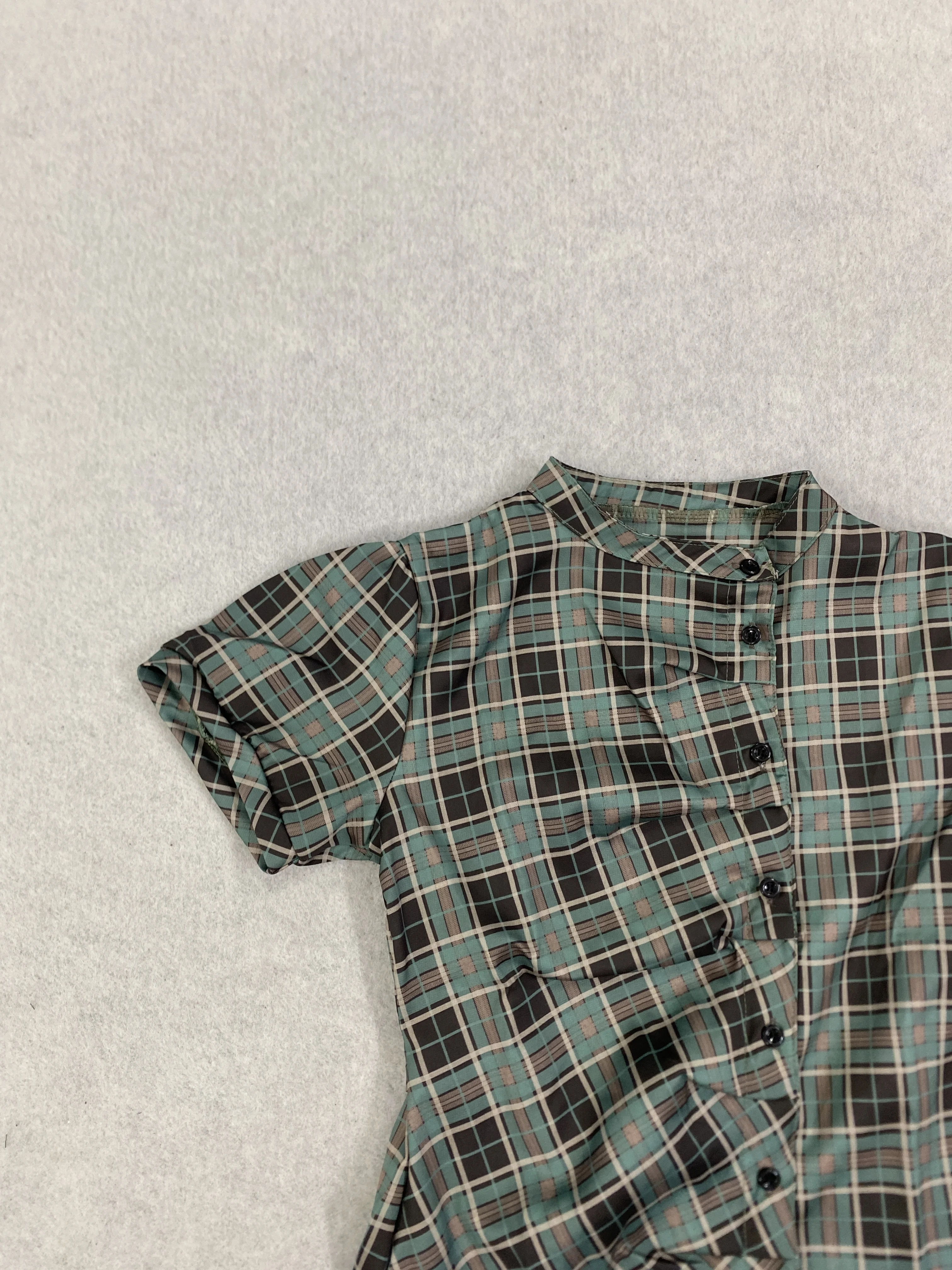 Damen Vintage Kariertes A-Linien-Minikleid Kurzarm Stehkragen Knopfleiste Plissiert Lässig Elegant Modisch – Detail 15