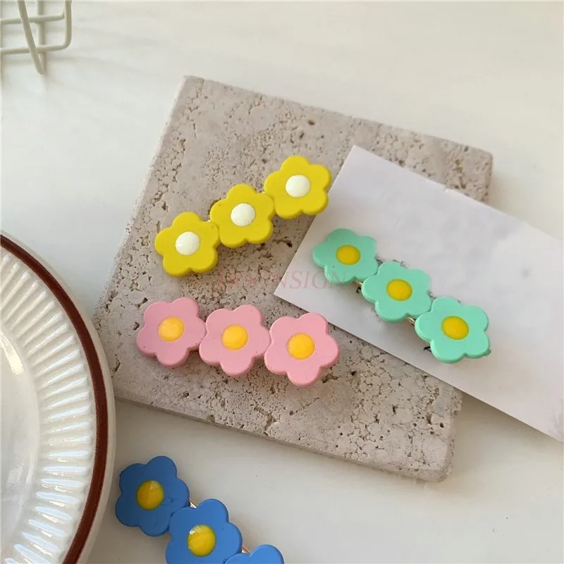 1pcs Cute flower hair clip, bangs clip, side clip, sweet and versatile hair clip, duckbill clip hair accessory