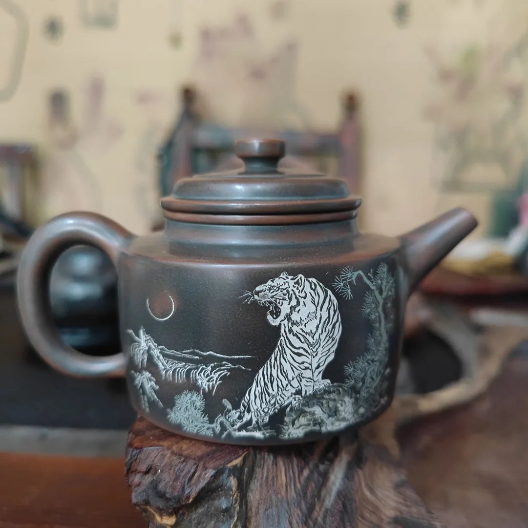 Qinzhou Nixing Purple Clay Dezhong Teapots with Tiger on Nixing Ceramic Tea Pot Set 200cc Brewing Liupao Tea Not Yixing Teapot