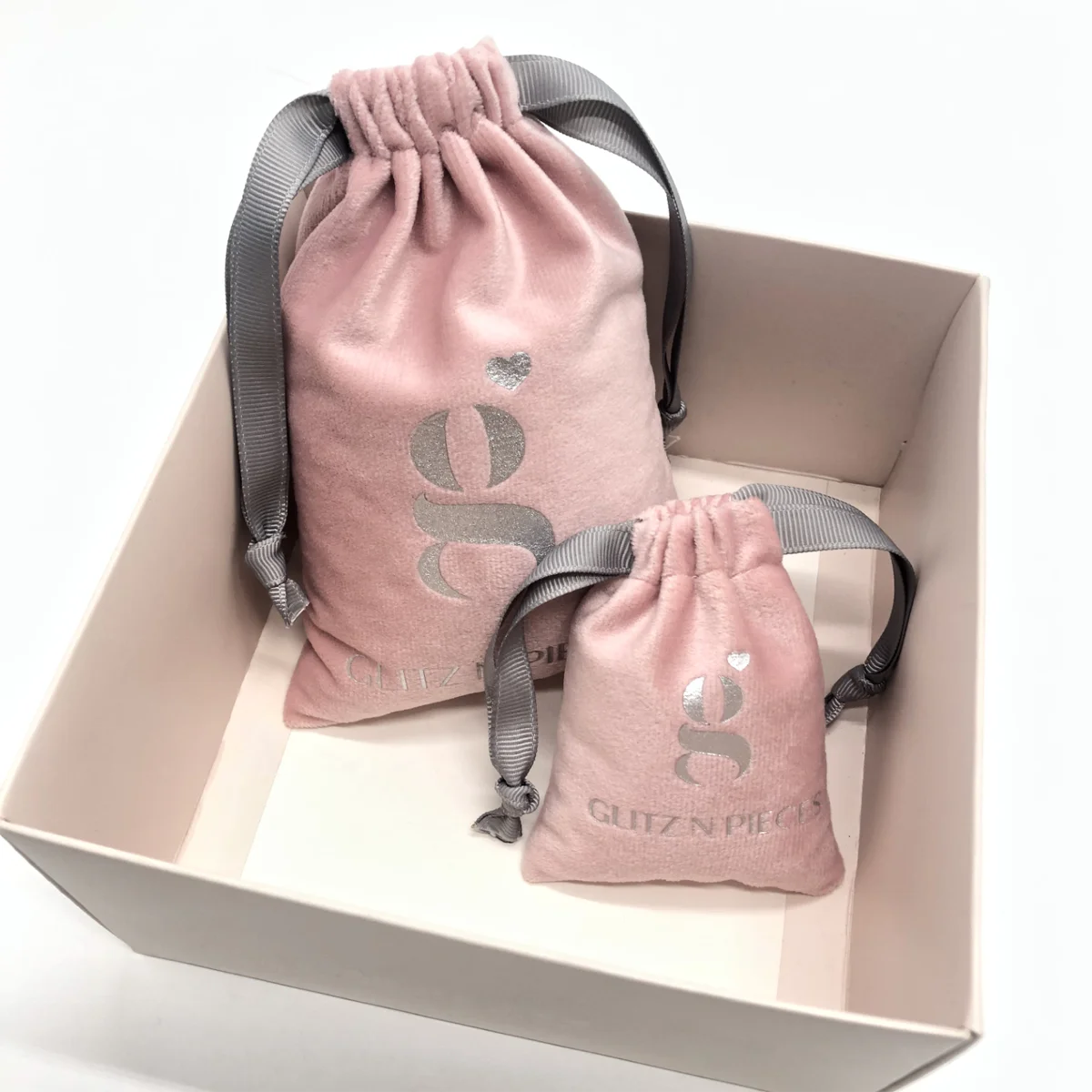 100Pcs Gepersonaliseerde Super Zacht Roze Fluwelen Buidel Voor Sieraden Op Maat Logo Trekkoord Fluwelen Stof Cadeau Cosmetische Verpakking Tas