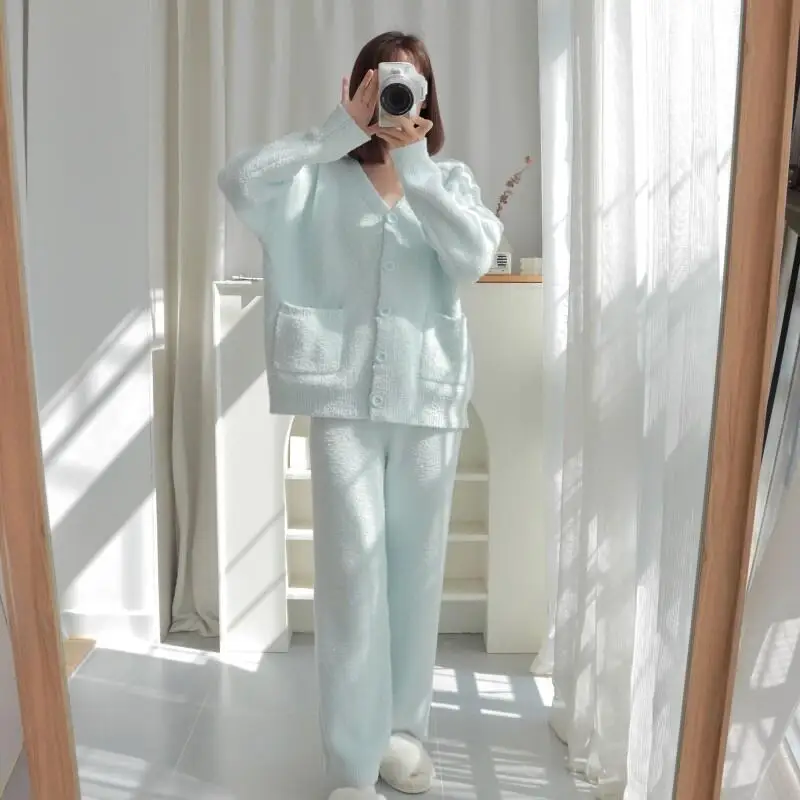 

Новый популярный осенний женский пижамный комплект из кораллового флиса в нежном стиле с простым кардиганом для теплого и уютного домашнего отдыха, две части