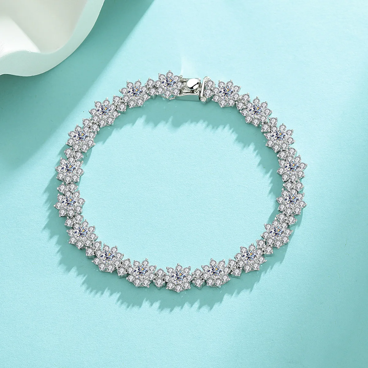 

Браслет из белого золота 18 карат с муассанитом и подсолнухом, роскошный парчовый браслет в форме цветка, модный бриллиант, платина Pt950, ювелирные изделия