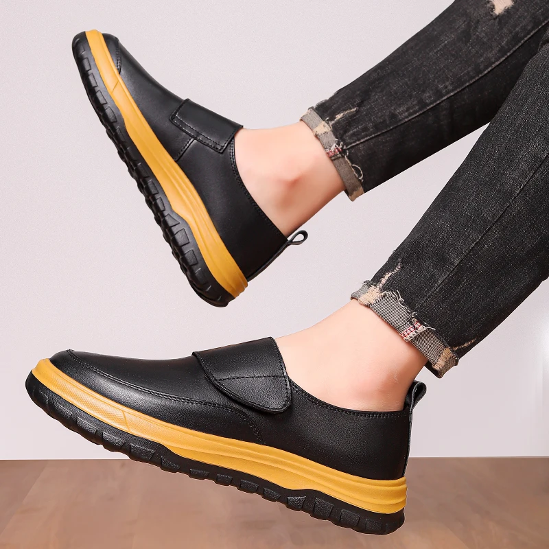 New Men Fashion Loafers British Casual Comfortable Business Brand Small Leather Shoes European American Social Shoes Men