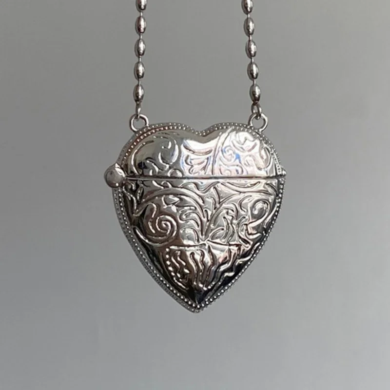 

Медальон в форме сердца и сумка через плечо с гравировкой, металлическое ожерелье, цепочка с подвеской в виде фотографий, подходит для сохранения памяти