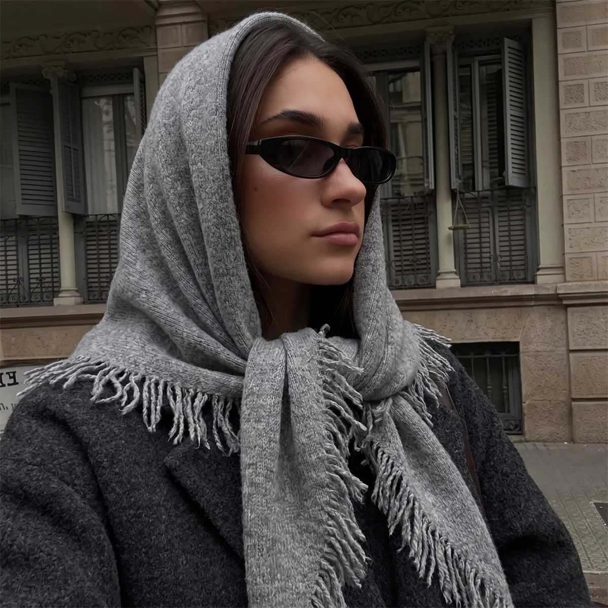 Street Fashion Hijab - Einfarbiger grauer Quasten-Dreieckstuch, weicher Strick-Hijab-Schal, warmer