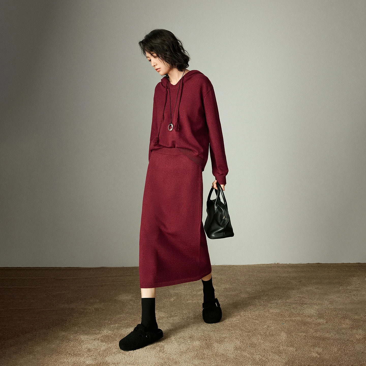 TOYOUTH المرأة النبيذ الأحمر معطف بقلنسوة وتنورة Bodycon 2025 شتاء جديد قطعتين مجموعة الحفلة السنوية السنة الجديدة الزي #3