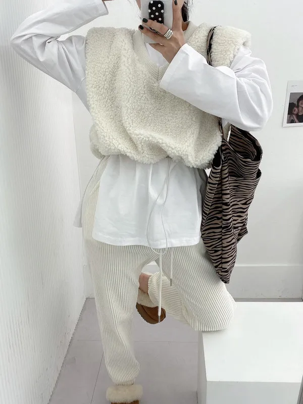 

Korean Sle Lazy V-Ne Slimming Lamb Fur Vest Women's Early Winter New Model Layering Design Sense Vest Top
