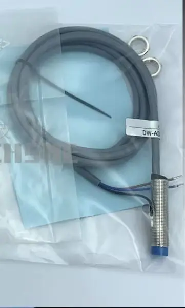 

Новый бесконтактный переключатель DW-AD-613-M12-235/245, индуктивный трехпроводной PNP, нормально открытый водонепроницаемый датчик