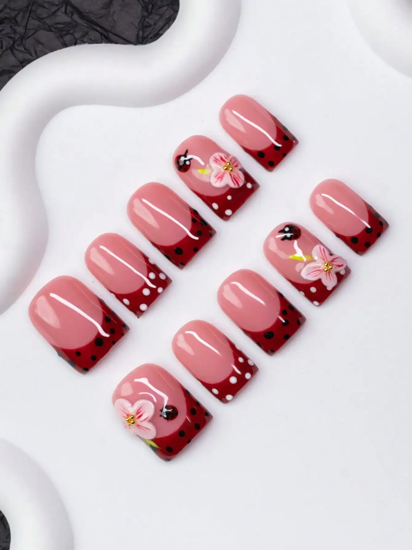 10pcs Square Shaped Handmade Nail Tips, Y2K Baddie Style, Nude & Red Color With French Tips, Polka Dots, Carved Patterns, Ladybu