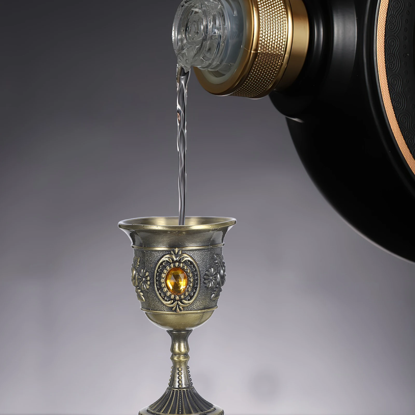 

2pcs Small Glass Set Elegant Rose Pattern Metal Goblet for Home Hotel Party Gifts Bronze Tone European Style Liquor Cup