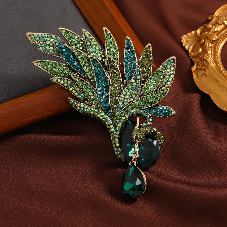 Vintage Exaggerated Crystal Phoenix Wings Luxury Brooch Badges For Women Fashion Retro Rhinestone Party Dress Pins