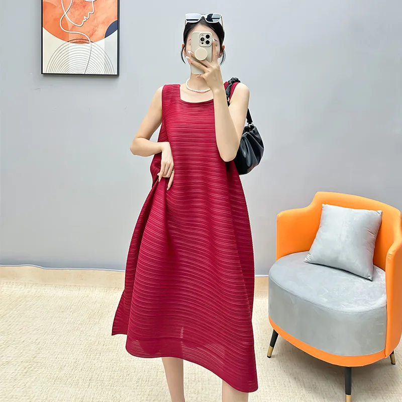 Miyake Pleated Dress Women\'s 2024 Spring New High-end Design Pleated Sleeveless Loose Temperament Solid Color Long Skirt