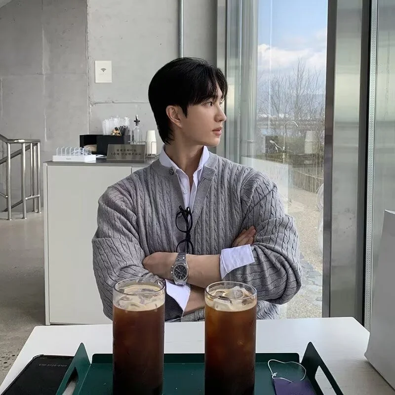 

Мужской вязаный кардиган, свитер, весна-осень, трикотаж для мальчиков, нейтральный поворотный узор, корейская версия, твердое полиэфирное волокно