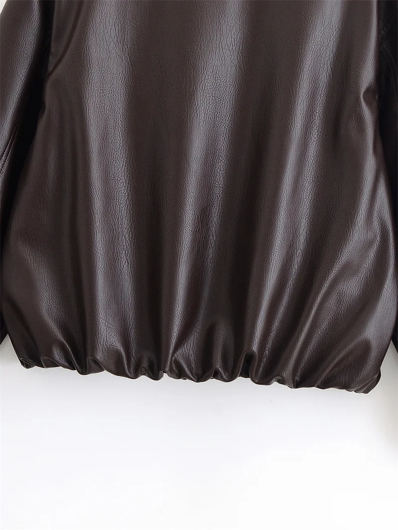 معطف نسائي لخريف 2025 نمط جديد بني داكن وأكمام طويلة من الجلد الصناعي جاكيت بسحاب مع طية صدر السترة كاجوال بسيط وعصري