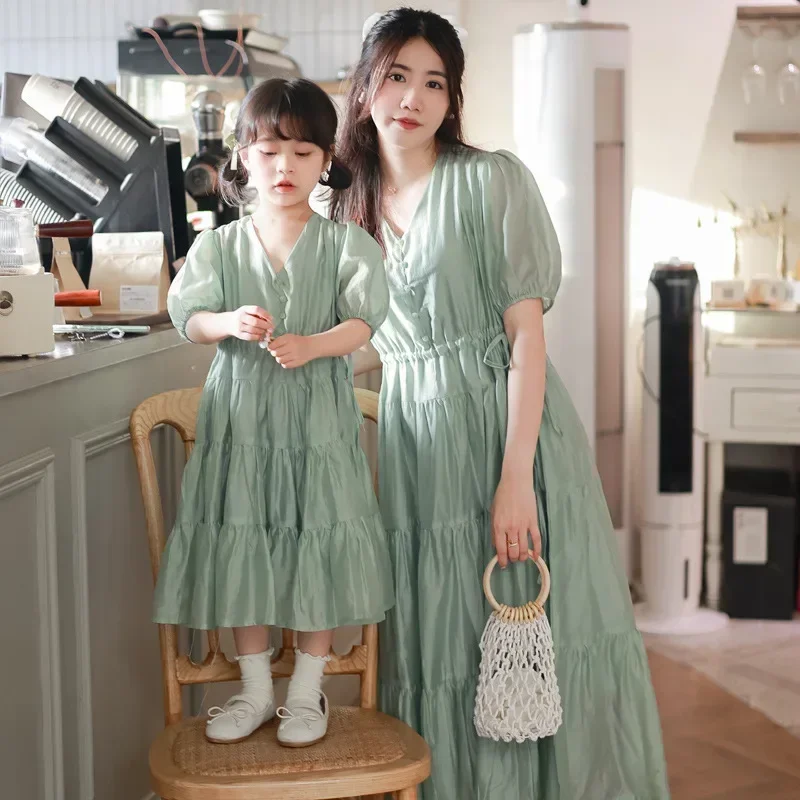 Mother and Daughter Elegant Dresses for Women Mom and Baby Girls Equal Dress White Green Color Mommy and Me Matching Clothing