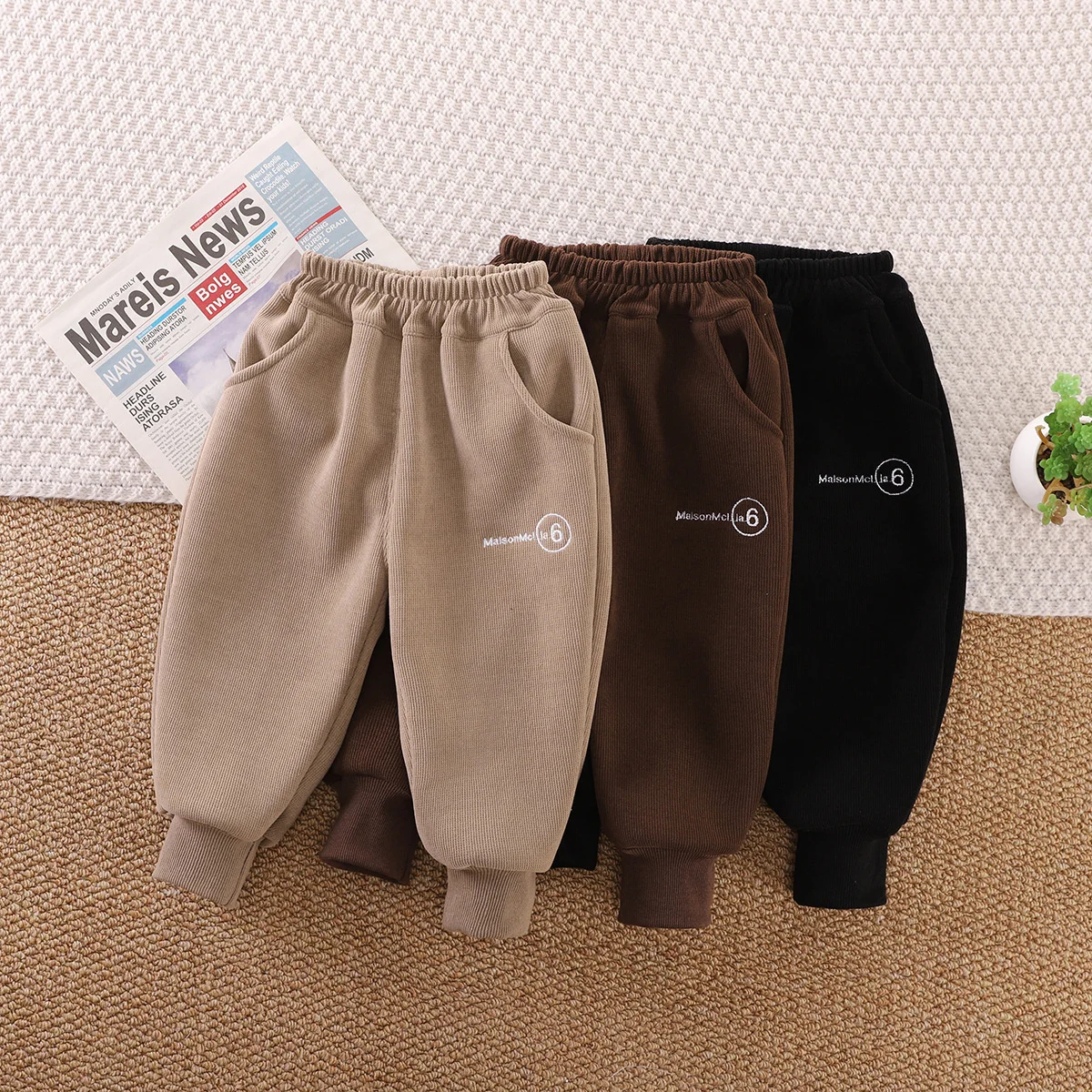 Boys' fleece pants integrated fleece autumn and winter 2024 new children's sports pants baby winter warm casual pants boys pants