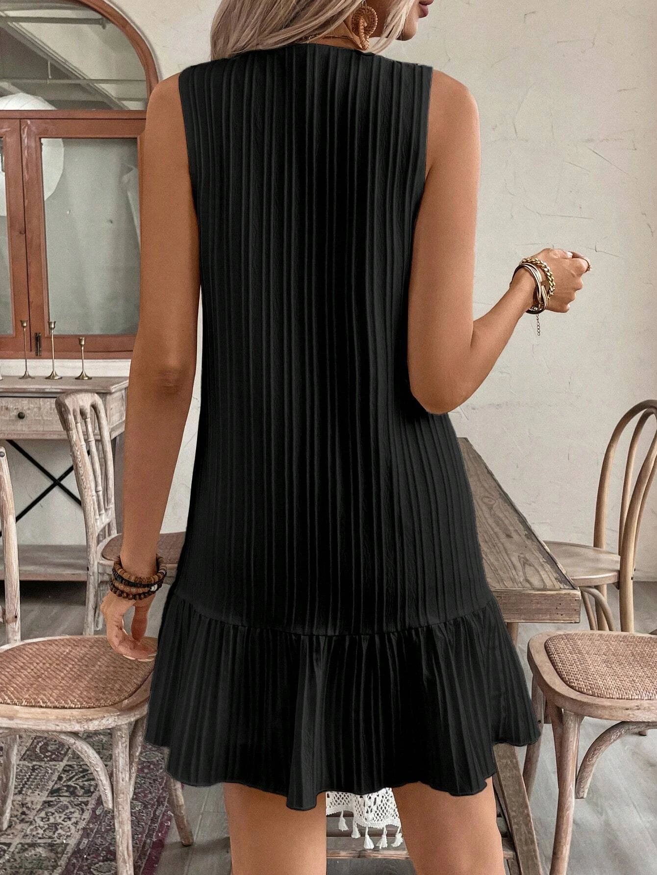 1-teiliges elegantes Sommerkleid mit V-Ausschnitt, A-Linien-Design, bequem und atmungsaktiv, mit Lotusblattrand, großartig und elegant. – Detail 9
