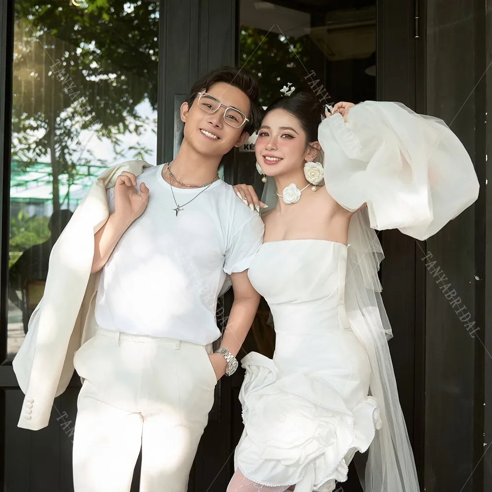 Abito da sposa corto in raso semplice con maniche staccabili guaina al ginocchio senza spalline abito da sposa con servizio fotografico Chic TSWD445