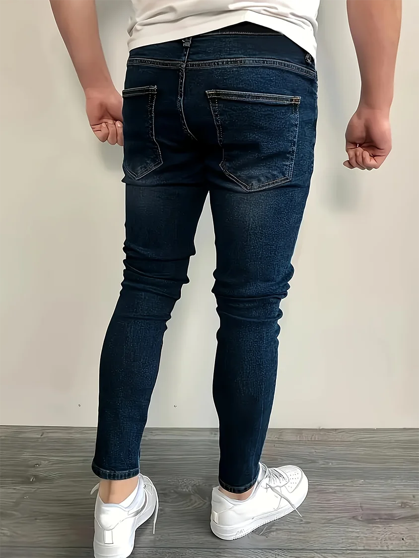 Celana Jeans Fashion Pria yang Trendi |   Celana Denim Ringan Model Slim-Fit Gaya Jalanan |   Nyaman untuk Dipakai Sehari-hari, Cocok untuk Semua Musim