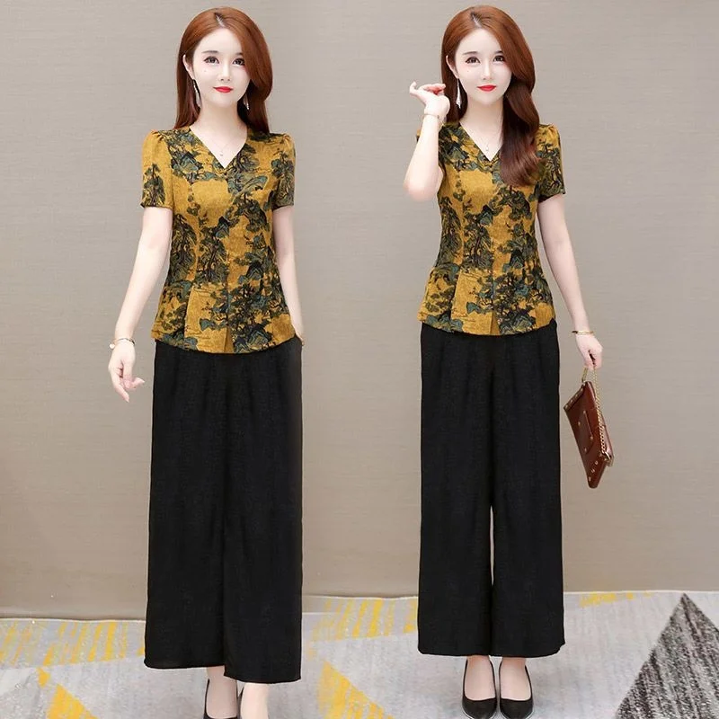 

Mom's Suit 2024 Summer New Waist Closing Middle-aged And Elderly Clothing Women's Tops Calf-length Wide-leg Pants Two Piece Set