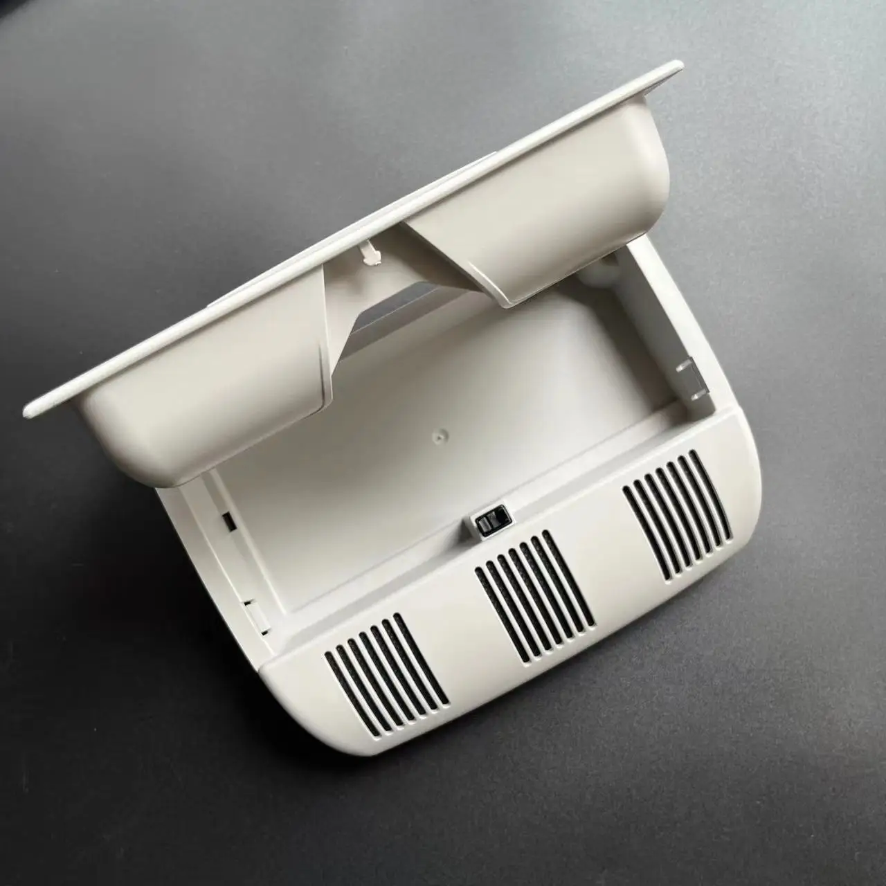 

1Z0868565E 1Z0868565F For SKoda Octavia Fabia Roomster Glass Storage Box Roof Sunglass Holder Case