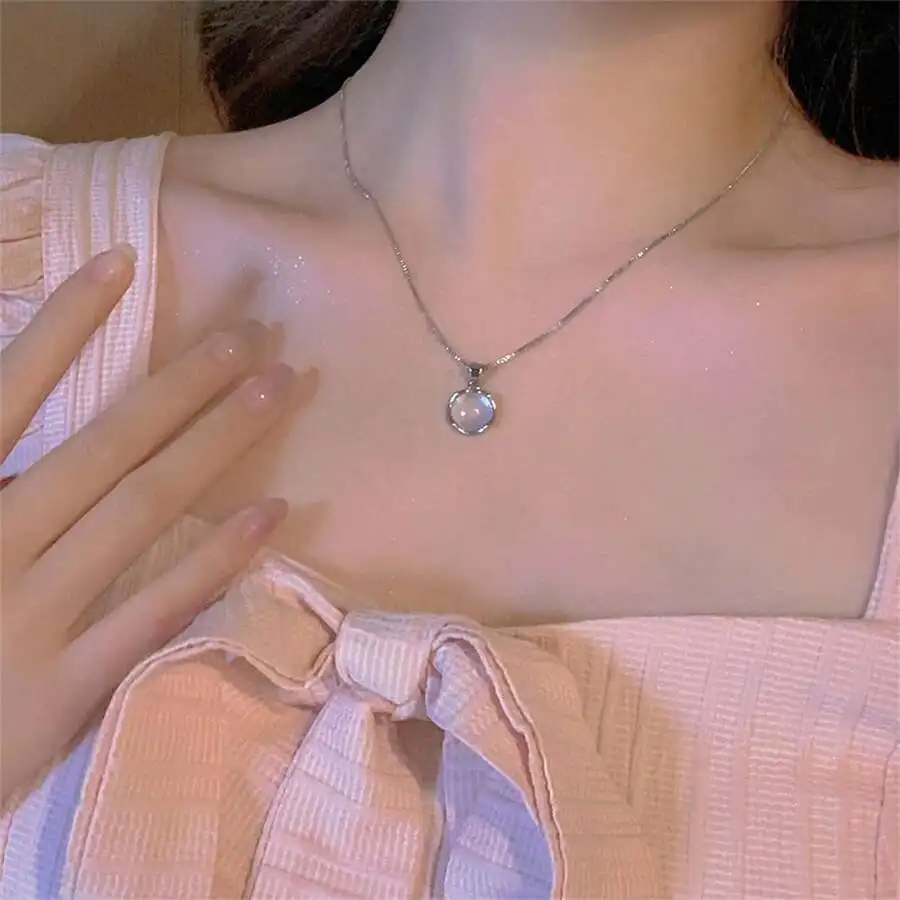 

Minimalist Oval Pendant Clavicle Chain Necklace For Women Fashion Daily Wear