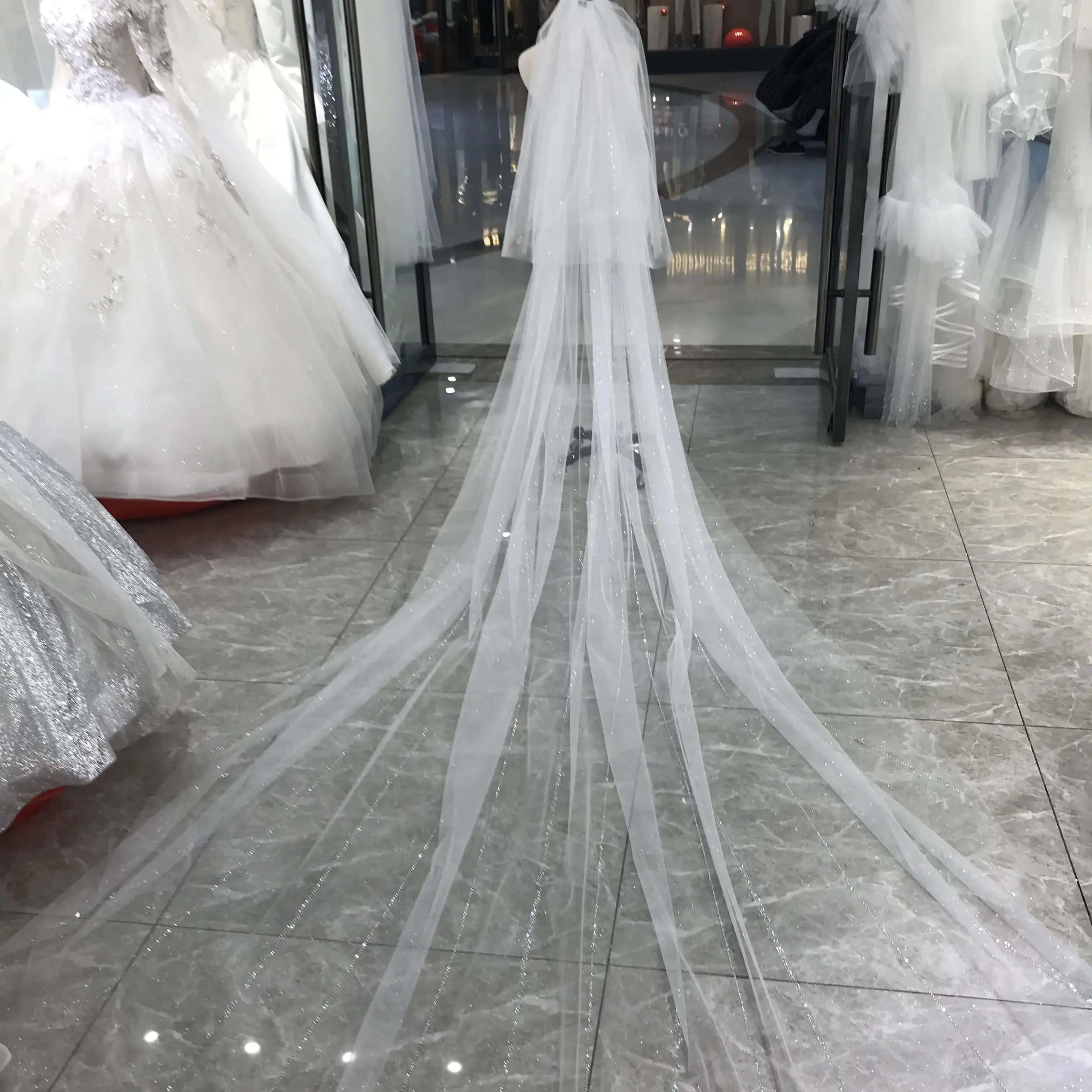 

Kisswhite Customized Long Two Layers Glitters Sparkle Bridal Veils 3x3.5meters Bridal Veils