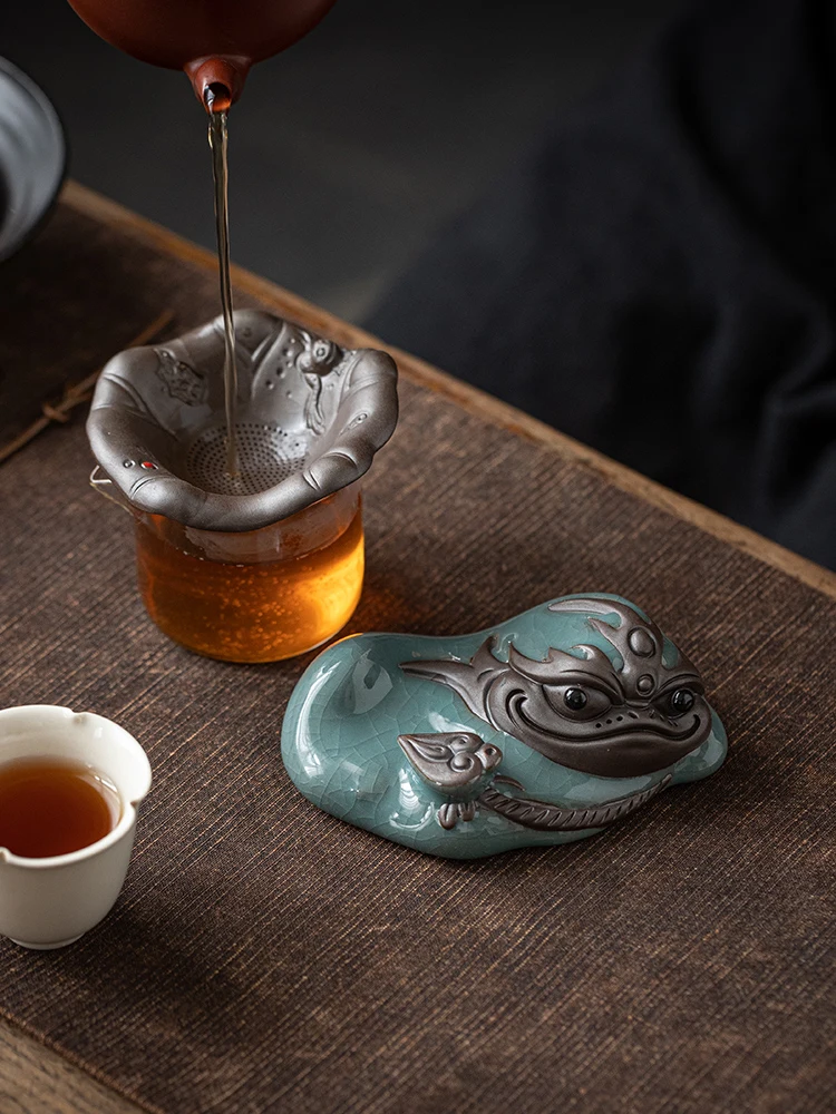 

Chinese Style Kung Fu Tea Set Accessories Creative Golden Toad Tea Drain Tea Pet Ornaments for Friends Office Decoration Crafts