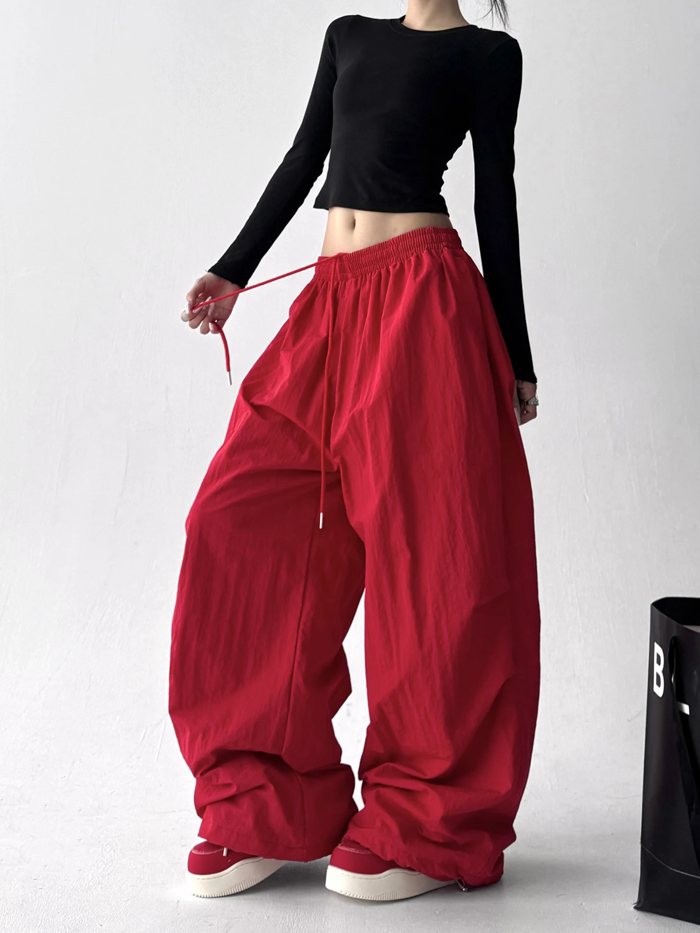بنطلون واسع الساق مبطن بالصوف الأحمر للنساء، بنطلون تزلج كاجوال فضفاض بأسلوب كسول، تصميم فريد بخصر مرتفع من النايلون بتصميم عتيق