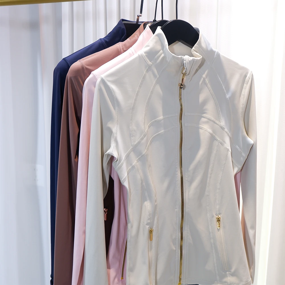 One piece Gold zipper jacket paired with yoga pants featuring quick-dry and breathability elastic and slim-fitting design sports