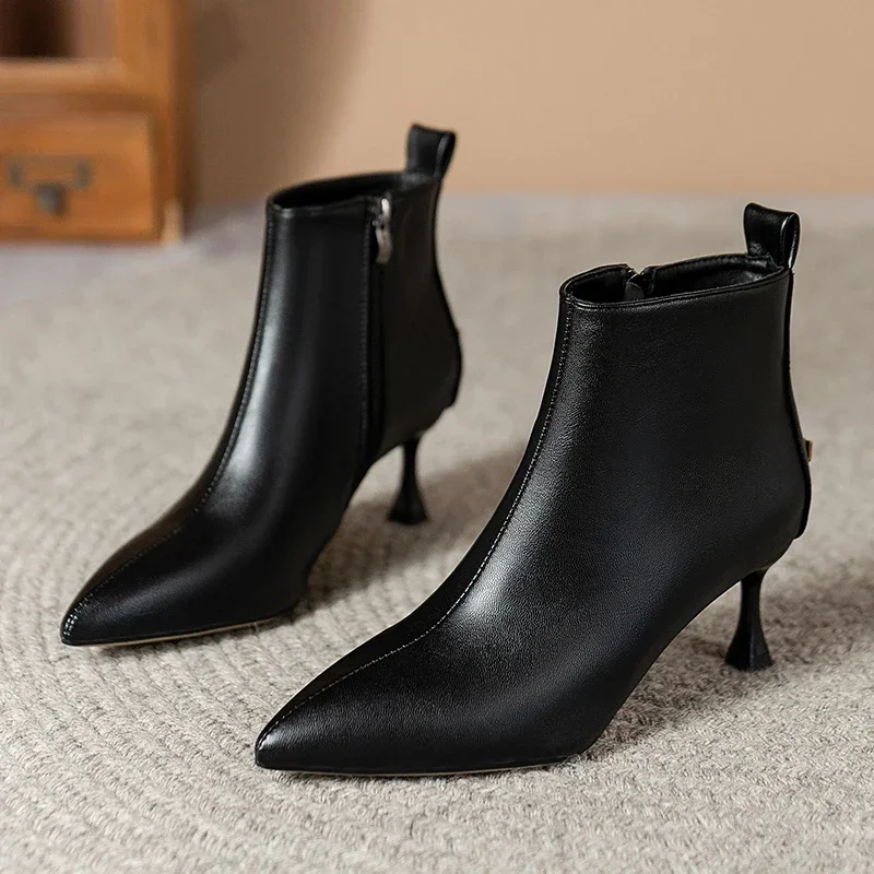 

2024 New Winter Shoes Women Leather Boots Brand Design Pointed Toe Solid Black White Low Heels Ankle Boots Female Sexy Boots