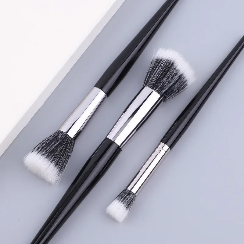 Pointillator brush Blush brush Pure wool flat head Cangzhou makeup brush Soft bristle wooden handle Beauty tool