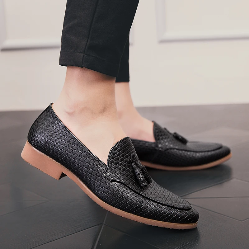 New formal men\'s loafers Classic and versatile design styles Outdoor leisure business party Hairstylist adult nightclub shoes