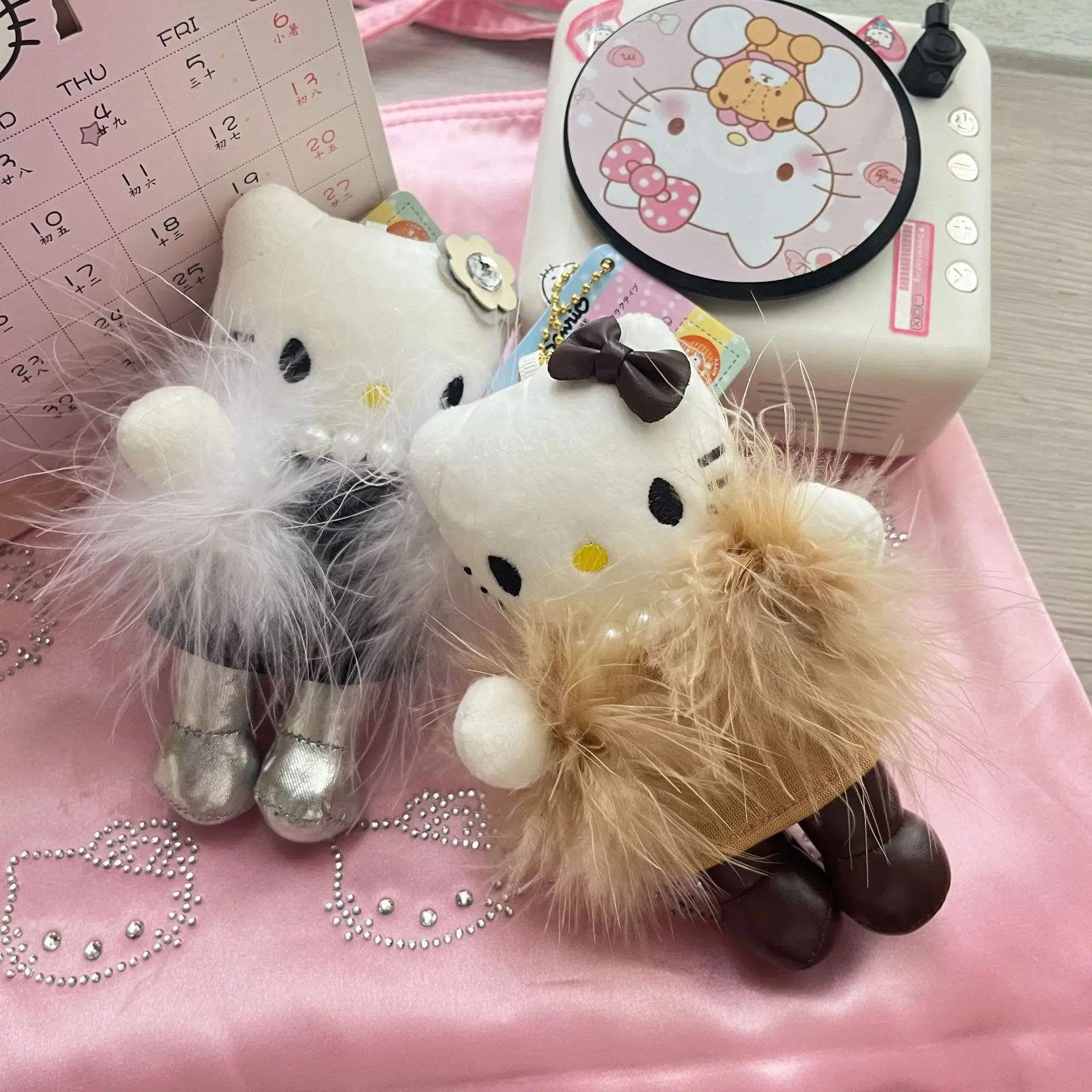 Kawaii olá kitty dos desenhos animados pequena pele perfumada kt chaveiro de pelúcia anime sanrio menina coração bonito pelúcia mochila pingente presentes