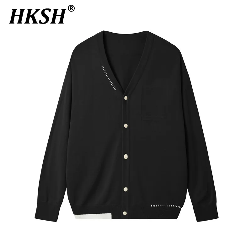 

HKSH Spring Autumn New Korean Style Trendy V-neck Knitted Cardigan Men's Tide Design Versatile Coat Light Mature Cardigan HK0363