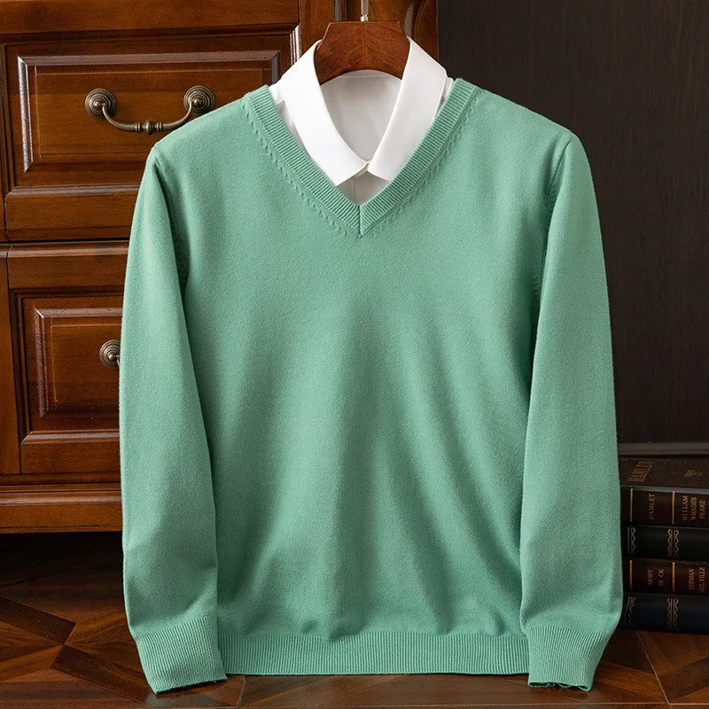 Maglione da uomo in morbido filato avvolto in lana con scollo a v pullover resistenti al freddo lavorato a maglia autunno inverno maglione con Base in Cashmere popolare coreano