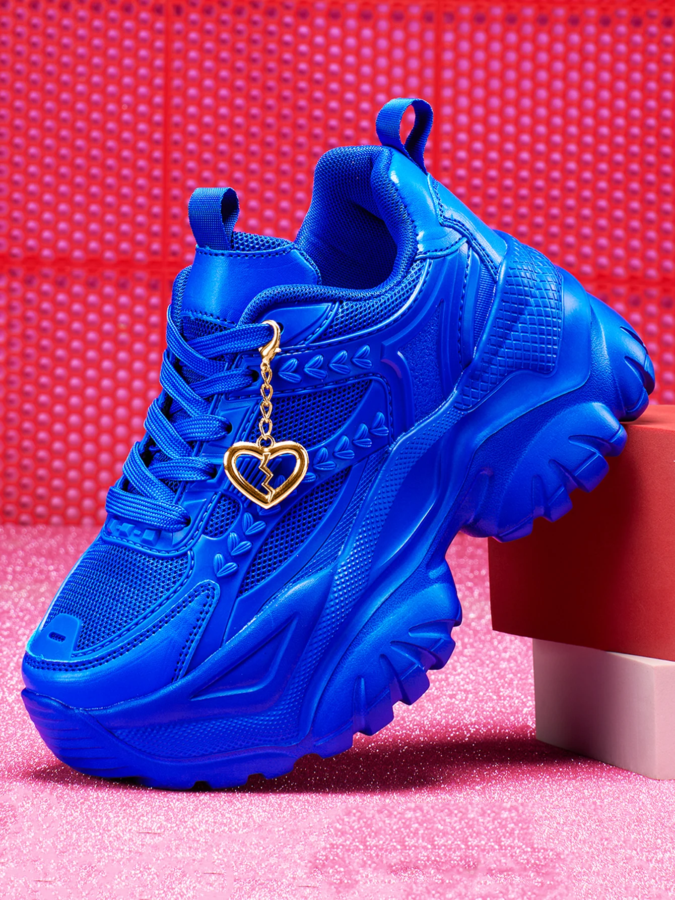 Damen-Sneaker mit 7 cm Erhöhung der Höhe, Outdoor-Mode, Freizeitschuhe mit 3D-DIY-Abnehmbarer Metallgold-Herz-Dekorationskette, Damen-Sneaker mit EVA-Dicksohle, hoher Plattform, blauen hohen Absätzen, leichter weicher Sohle, stoßdämpfend, rutschfeste Laufschuhe, runde Zehenpartie, einfache Schnürung, Edelsteinblau, große Größen für Studenten, Teenager, Campus, Alltag, Dating, Fitness, Arbeit, Büroschuhe, trendige vielseitige Keilabsatz-Sneaker für Damen. – Detail 3