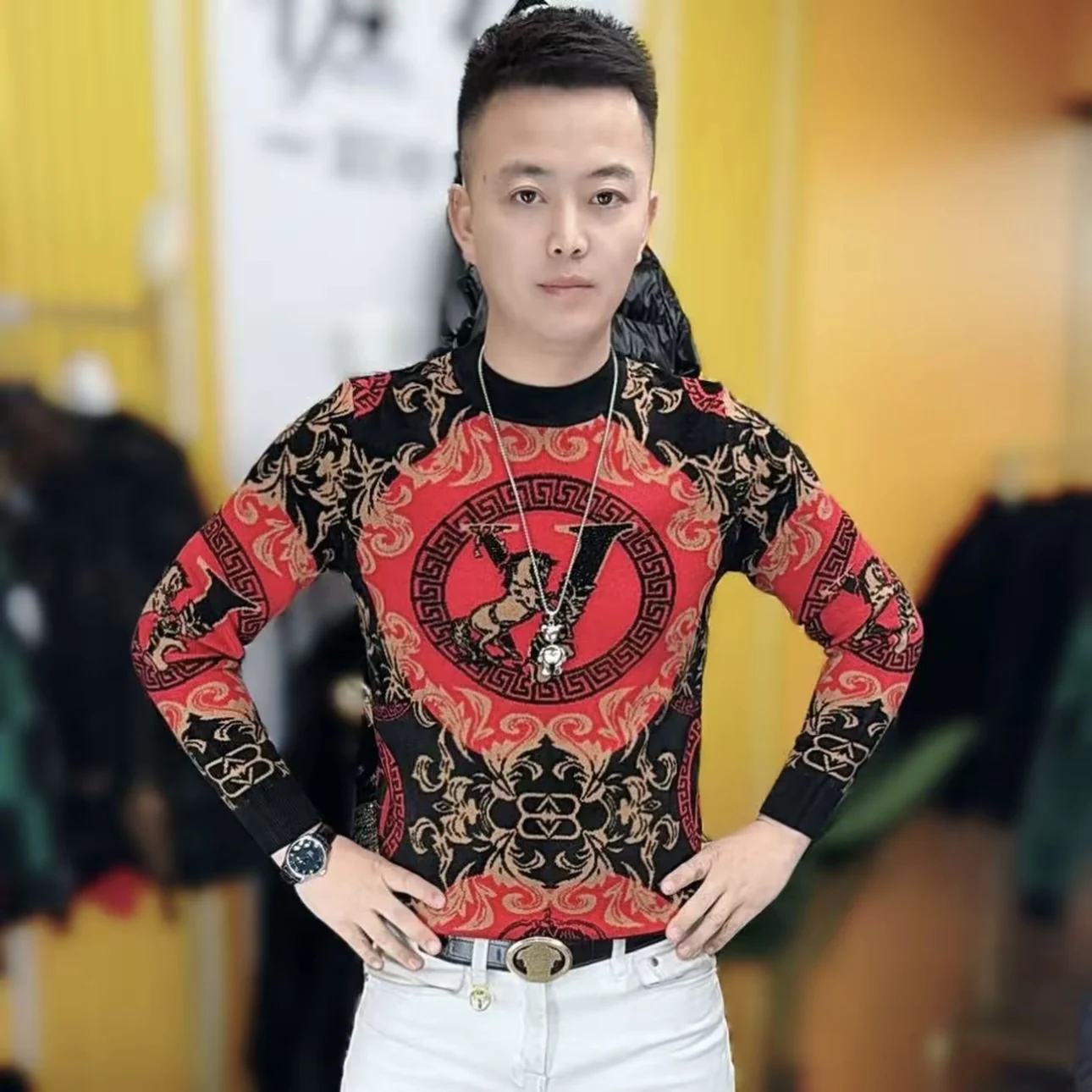 

Faionable Men's Velvet round Ne Knitted Sweater with Embroidered Rhinestones Slim Fit Elastic Top Youthful Vitali Sle