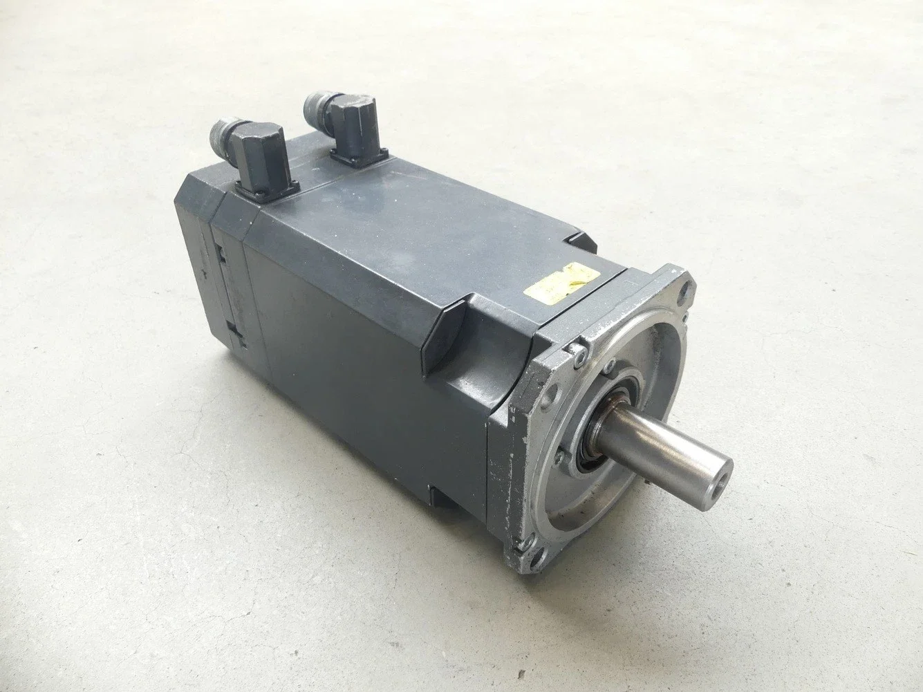 1FT6062-1AF71-3AH1 1FT6062-1AF71-3EA2 1FT6062-1AF71-3AG1 For Siemens Servomotor Motor Synchronmotor 1FT6062-1AF71-3AH1 Used