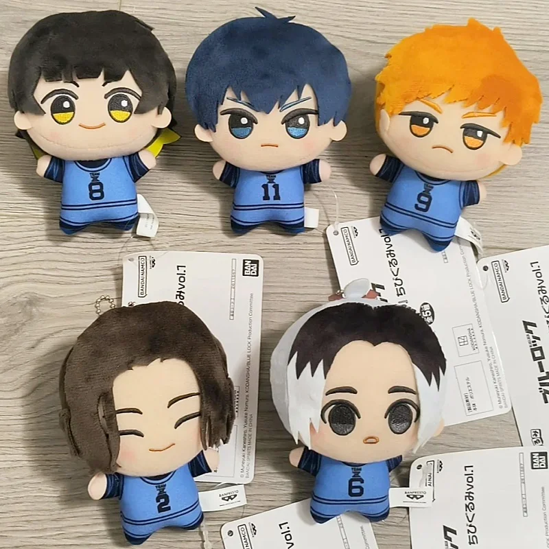 

Bandai Blue Lock Plush Pendant Keychain Yoichi Isagi Nagi Seishiro Mikage Reo Rin Itoshi Itoshi Sae Action Doll Bag Gift Toys