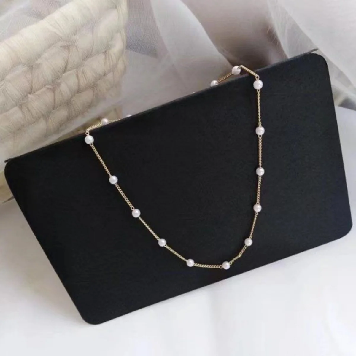 Französische Ästhetik Simulierte Perlenblumen-Anhänger-Halskette für Frauen Eleganter Metall-Blumen-Y-förmiger Choker Hochzeitsschmuck – Detail 26