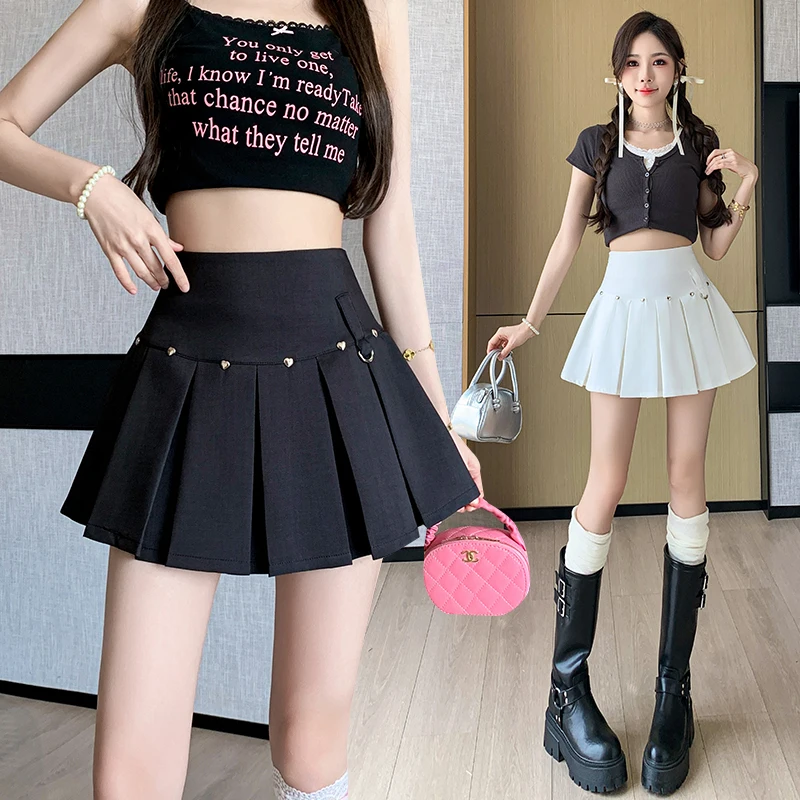 

Black pleated skirt for women's 2024 summer new high waisted American retro sexy A-line short skirt anti glare college style