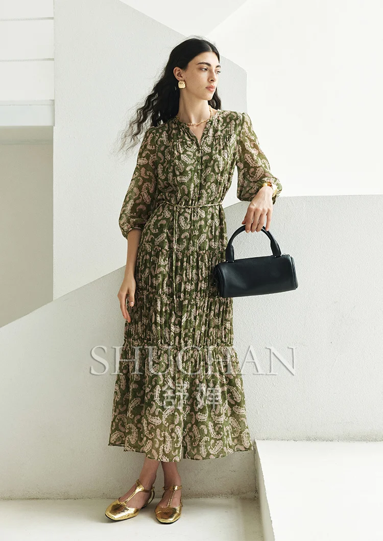 

French Heavy Industry Pleated, Smooth Crepe (double Layer) Silk Cashew Flower Dress Q37062