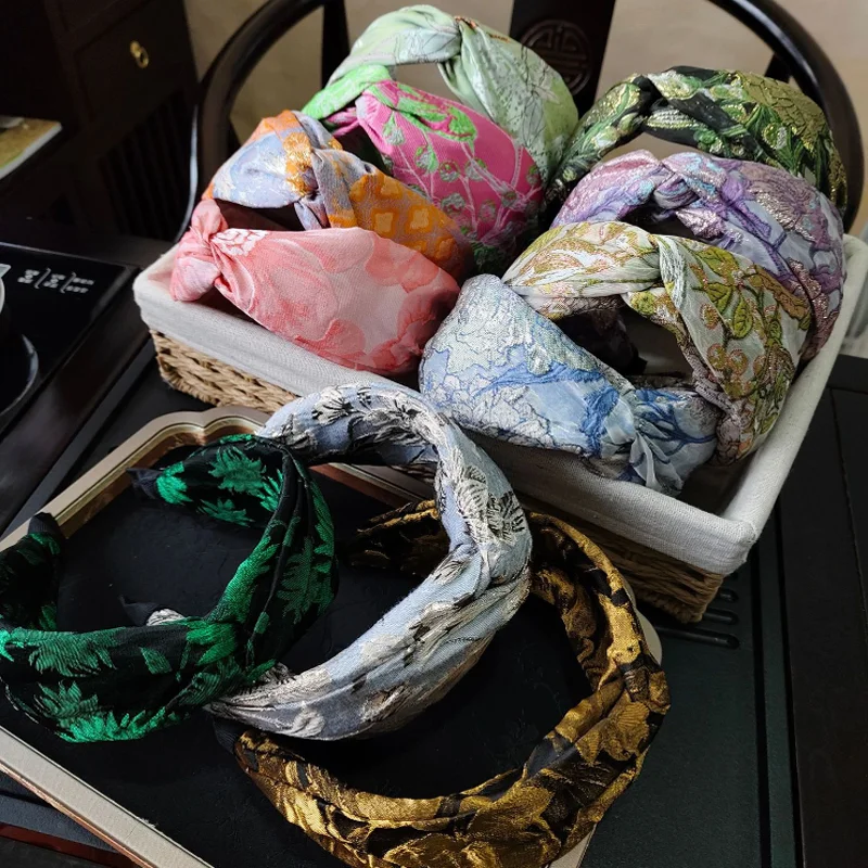 

Retro Jacquard Embroidery Knotted Headband Wash Face Hair Hoop Women Wide Edge Hairband Accessories Personality Headwear Clip