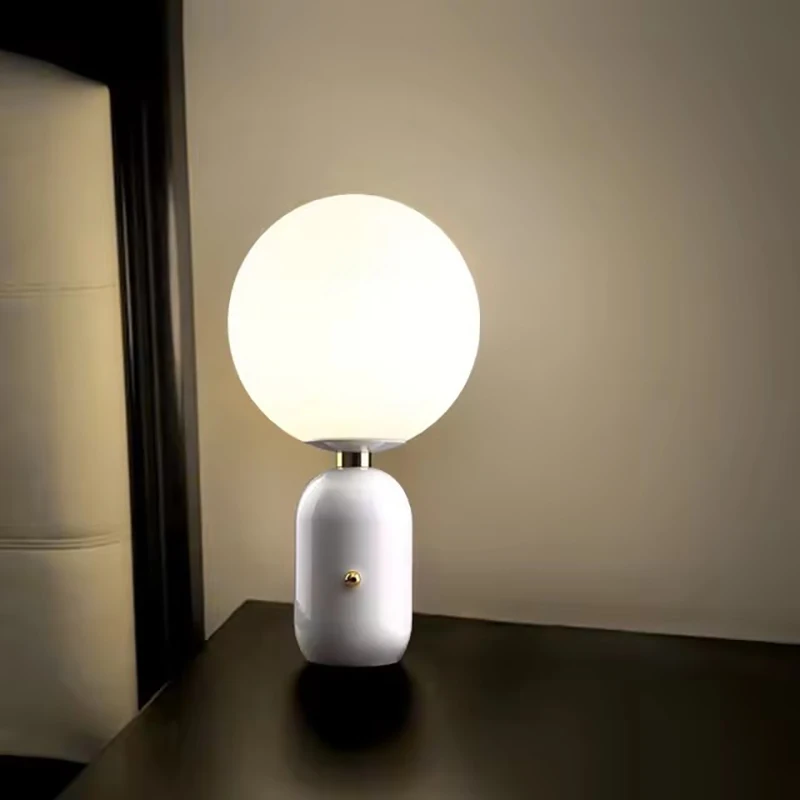 Nordic Desk Lamp Glass Ball Reading Lamp Bedroom Bedside LED Lamps Living Room Column Desk Lamp Study Luxury Lighting Fixtures