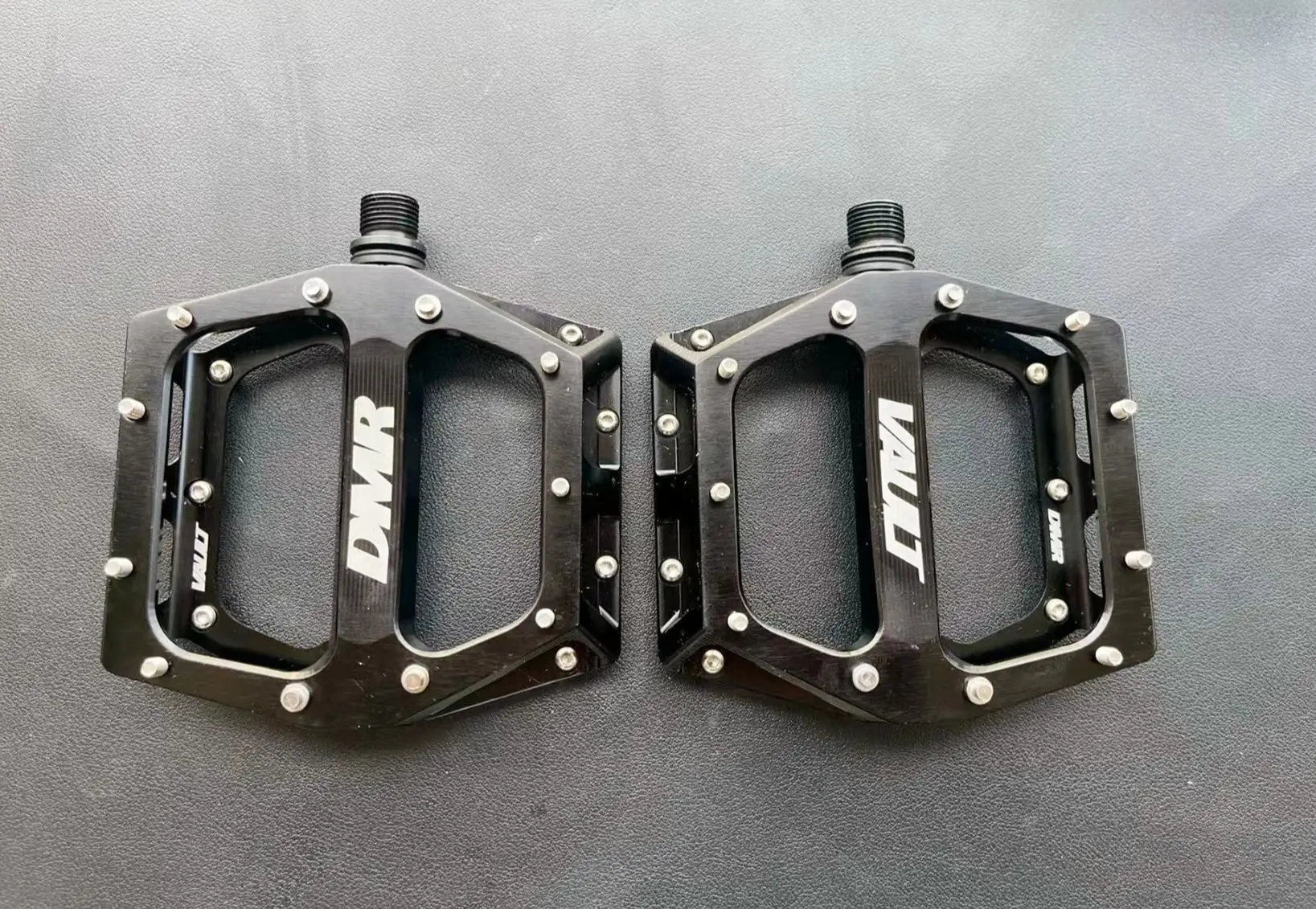 

UK DMR VAULT MAG Aluminum Alloy Pedal DH FR AM