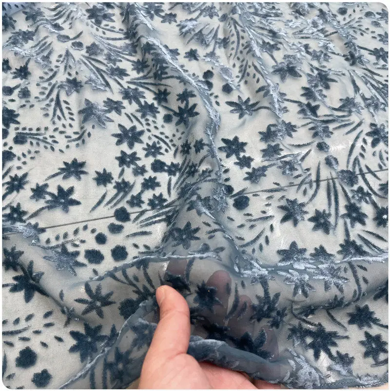 

Модная серо-голубая велюровая ткань с эффектом выжигания, полупрозрачная, с цветочным узором, для женских шарфов, платьев и поделок